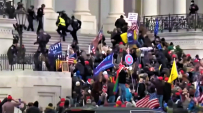 川普支持者衝擊國會 評論分析行為非常理猶如邪教徒