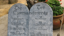 北卡羅萊納州學校 矗立聖經十誡遭禁止