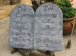北卡羅萊納州學校 矗立聖經十誡遭禁止