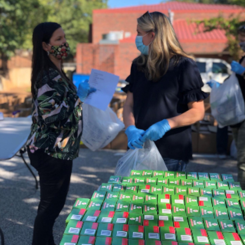 馬丁路德金紀念日 團體送餐派衣物踐行博愛