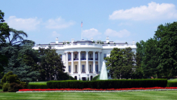 拜登上任簽行政命令疑倡同運 法律學者稱違背美國價值