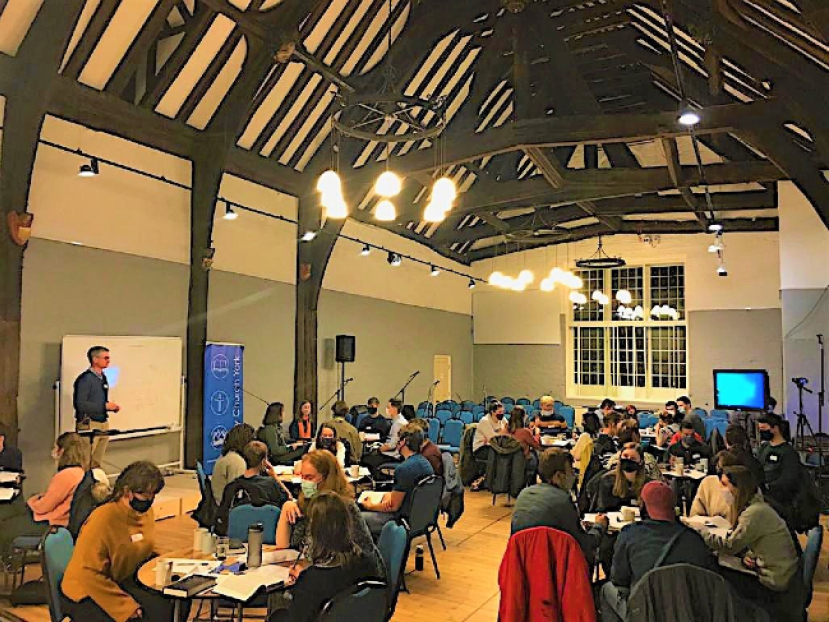 英國新冠死亡破10萬:牧者平反濫控教堂重開