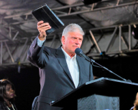 葛福臨佈道廣告惹歧視 法庭平反稱屬言論自由