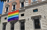 「同志驕傲月」 美駐教廷大使館掛彩虹旗被斥