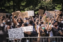 調查:教育下一代批判思考 掃除種族歧視