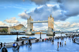 逾600英教會支援13萬港移民 強調港人非難民