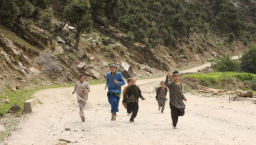 教會特製工具包 協助阿富汗難民赴英