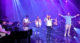 讚美之泉全球敬拜直播：萬人聽出上帝偉大