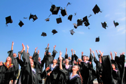 誰主未來教育 人道主義還是基督教？