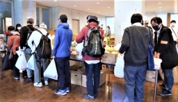 東京聖依納爵堂「成人食堂」 急援疫情貧困居民