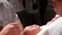 神父出事 施洗禮講錯「我們 」數千教徒身分失效