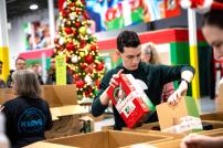 「聖誕兒童行動」第2億個玩具盒送贈烏克蘭孩子