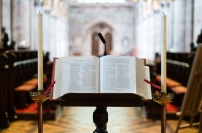 教會調查：牧師工作滿意度持續下降——筋疲力盡