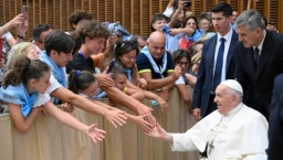 俄烏戰事陰霾 教宗盼俄羅斯青年播下復和種子