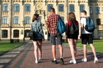 法國限制宗教自由？世俗法禁學生穿宗教服飾