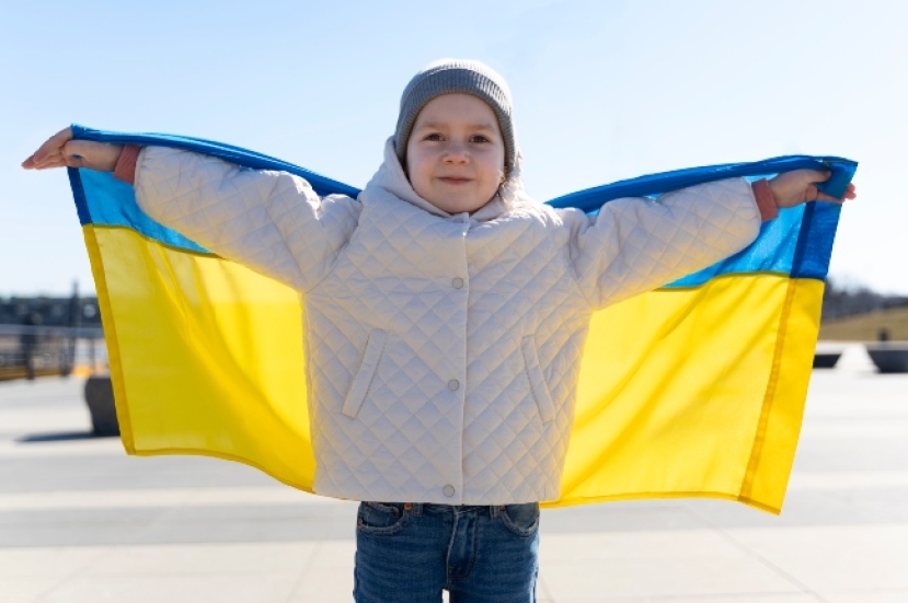 世界儿童人权日：乌克兰少儿战地化悲愤为积极