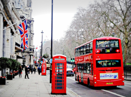 14萬港人計劃移英 宣教士連結華人教會協助融合