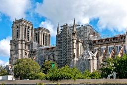 巴黎聖母院大火後重生:真假聖母像巡遊回歸