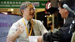 溫偉耀博士患血癌再遇苦難 梁燕城籲同心祝福