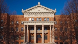 七成學生線上學習 美國著名路德神學院宣佈出售校園