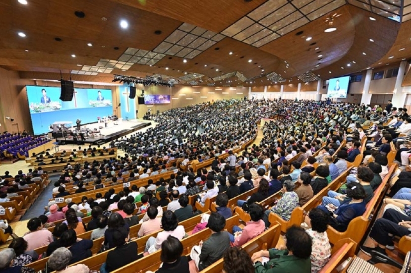 韓國汝矣島純福音教會22年植堂569間 去年增34間