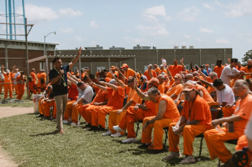 奧克拉荷馬州監獄福音外展 400名囚犯生命交託耶穌基督