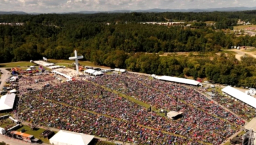 北卡「信仰節」聚集數萬人 千人決志百人受洗