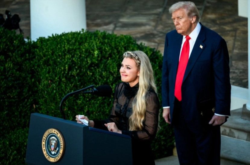 特朗普追授查理·柯克帶十字架的「總統自由勛章」