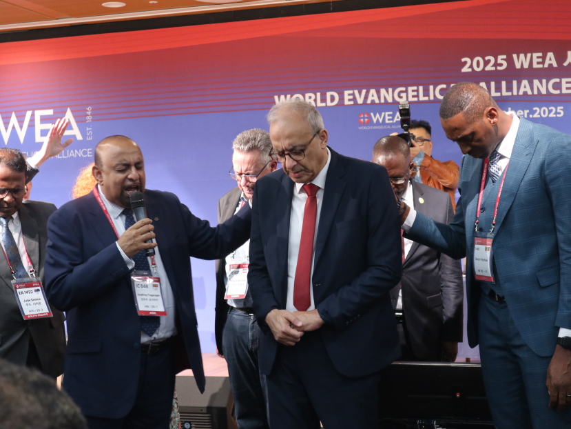 世界福音聯盟新秘書長曼蘇爾就職 與新團隊承諾推動全球福音化