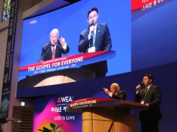 唐崇榮牧師將展開2025聖誕巡迴佈道會 主題:為何神降世為人?