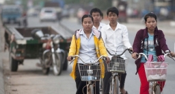 不再「很窮很髒」!柬埔寨「雙語兩族」宣教策略轉型