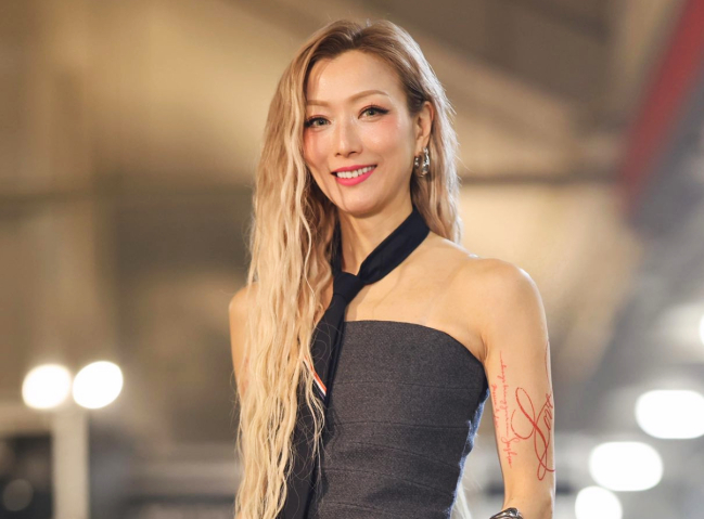 回應宏福苑捐款質疑 鄭秀文：祈禱「是力量、是安慰、是愛」