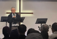 港台牧者为宏福苑祈祷 何志涤牧师提心灵重建